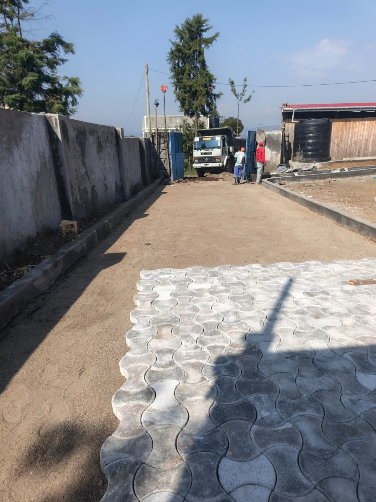 Residential Home Driveway & Compound Paving — image 3