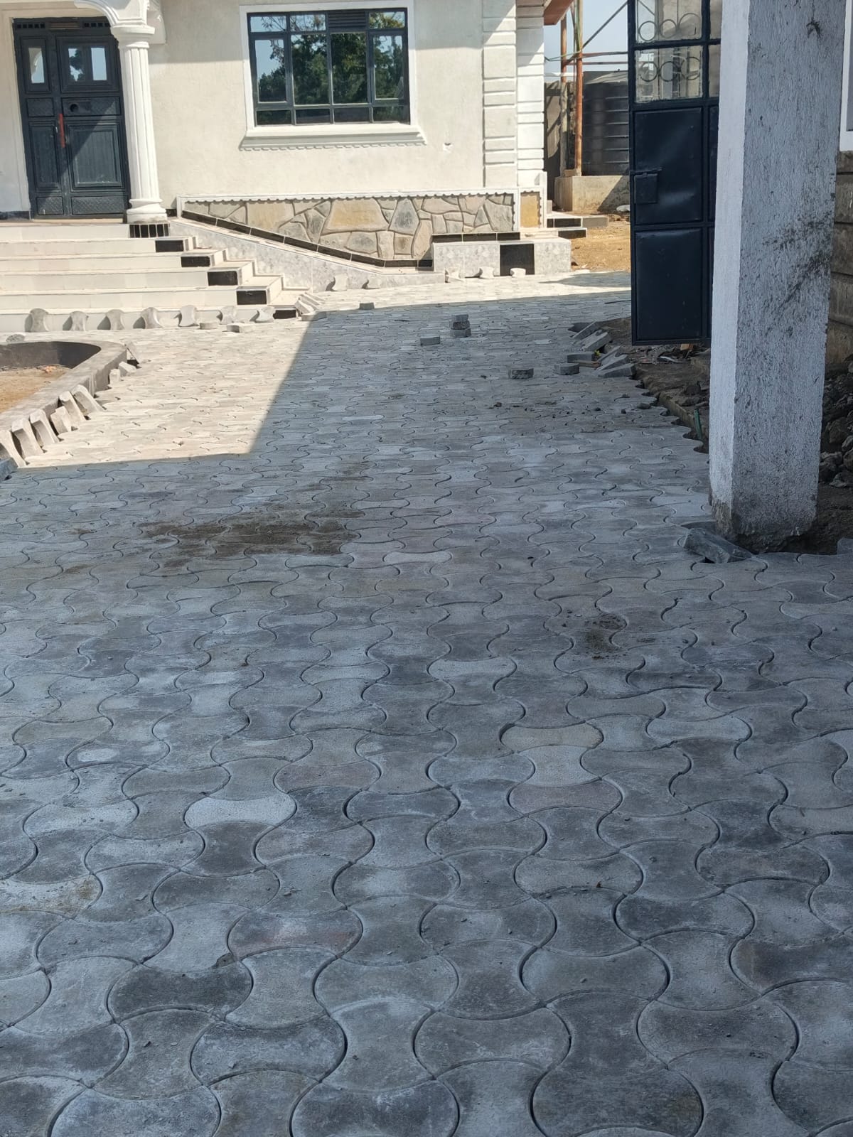 Residential Home Driveway & Compound Paving — image 2
